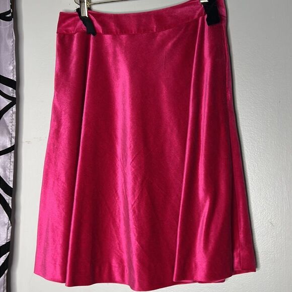Kenneth Cole, New York, fuchsia velour A-line skirt, size 2 - Picture 8 of 9